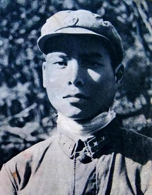 1949年，潜伏在敌人内部的地下党员沈世猷被限制自由，无法送出情报，这时，妻子打