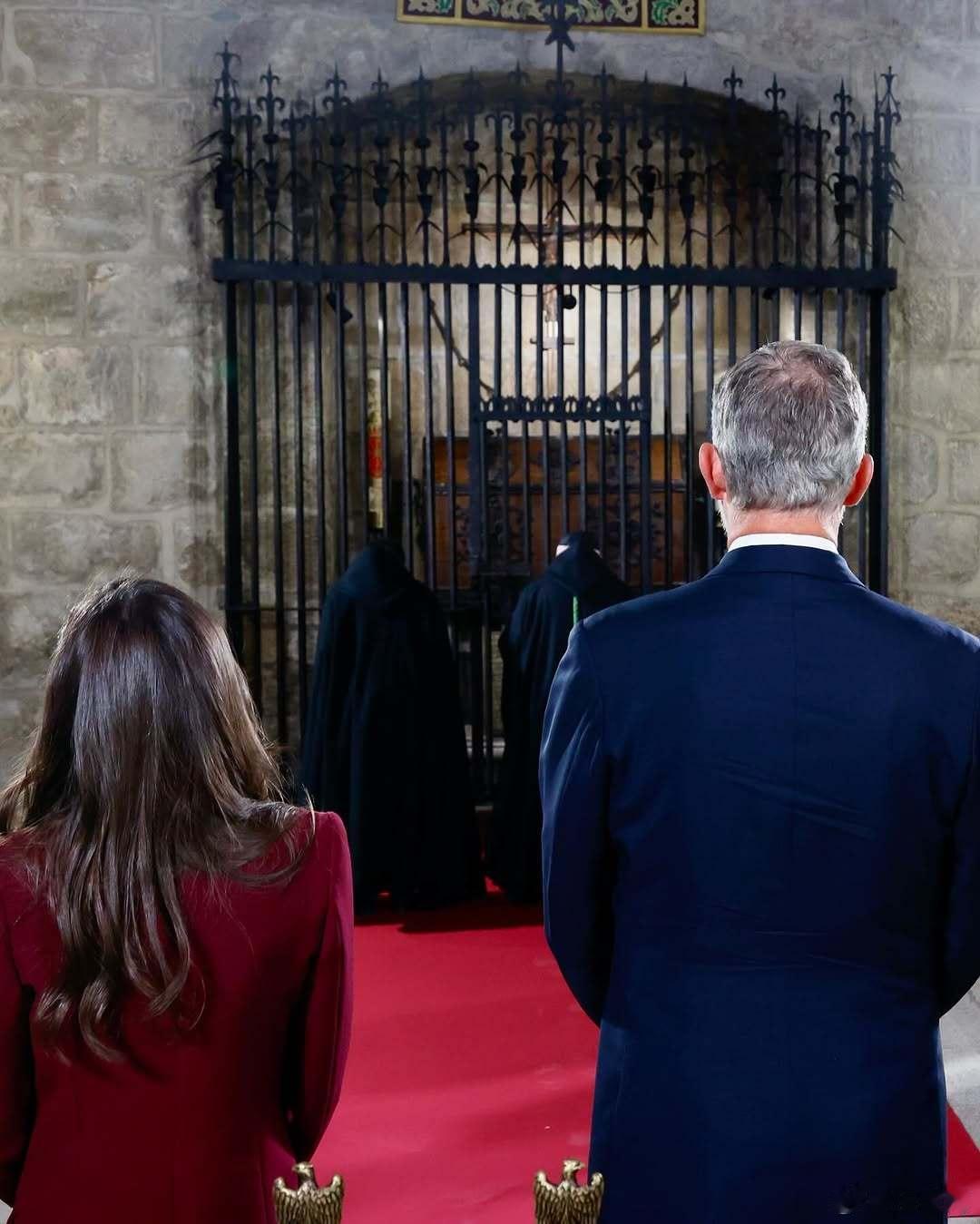 西班牙王室🇪🇸9月26日，阿斯图里亚斯公主以维亚纳公主的身份在莱尔修道院，