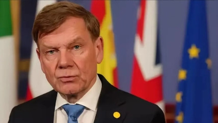德国外长召见我大使强烈谴责我军用激光武器照射德军战机的危险行为这事儿闹得