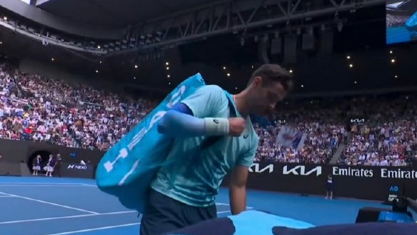 历史重演! 穆塞蒂21年法网对德约2-0领先后三盘仅拿一局退赛