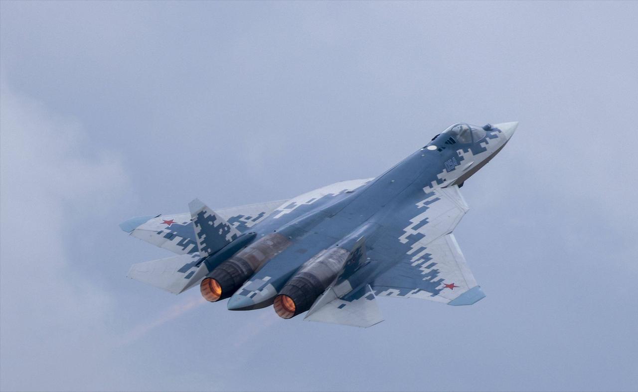 一个令乌克兰和整个欧洲，感到担心的情况出现了，那就是俄罗斯装备了大量的五代机苏-