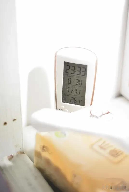 夏天开空调，怎么设置温度能省电又凉快是门学问。通常，空调设26℃就挺合适，既节能
