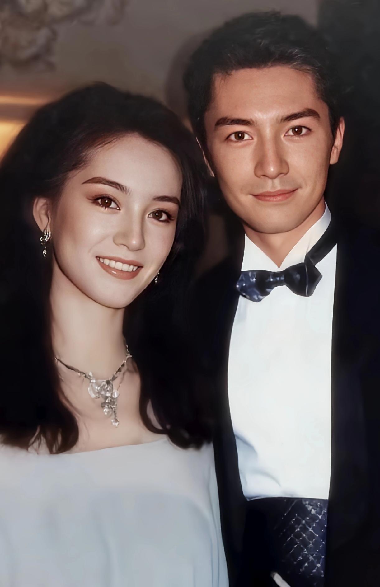 早年尊龙与林青霞这张合影，真正诠释什么是郎才女貌。尊龙简直太帅了，男人都无法拒绝