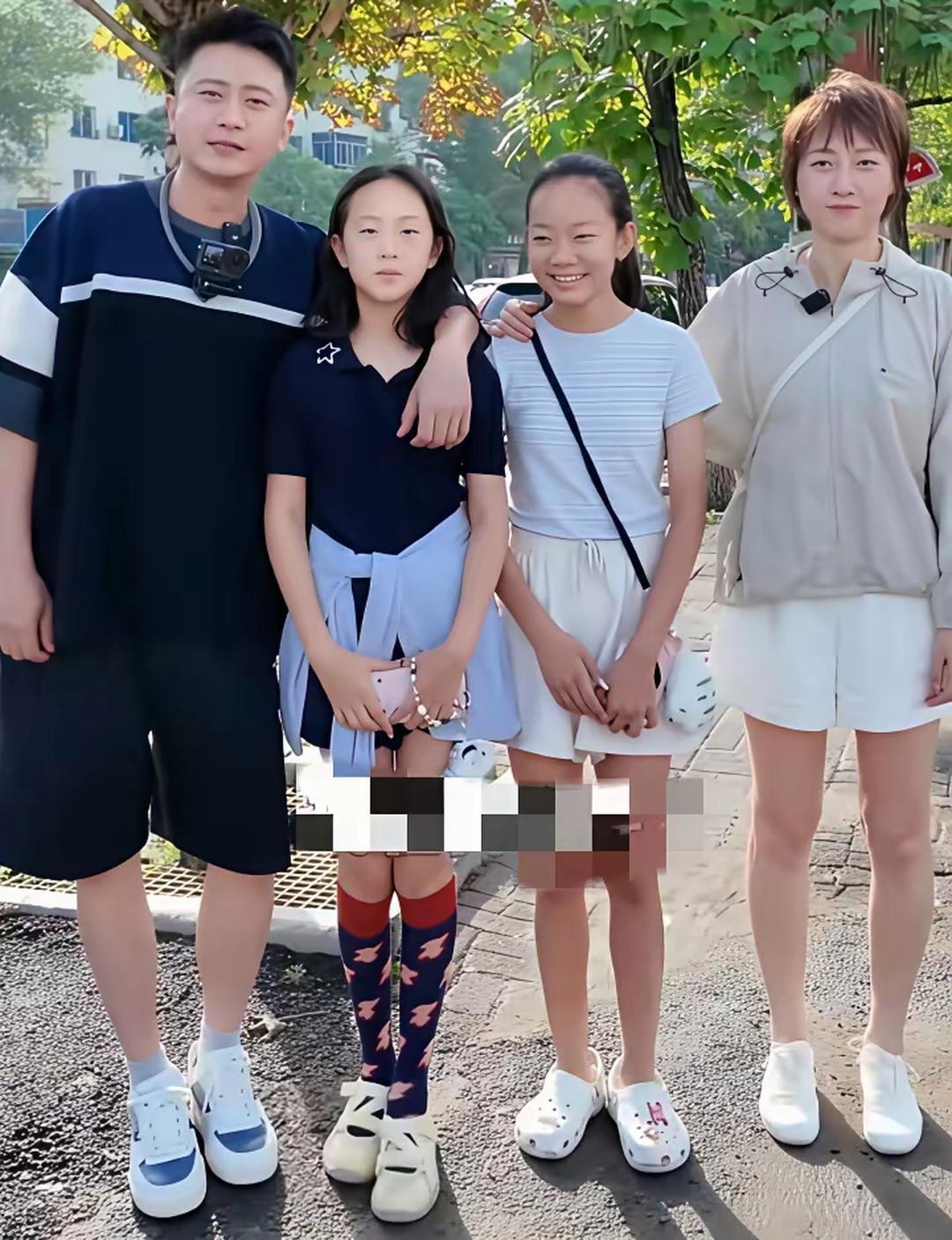 主持人杨帆一家四口