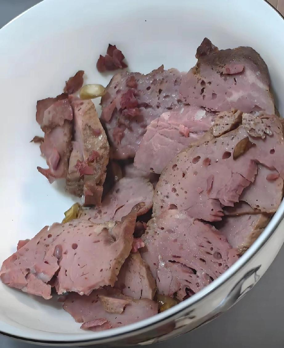 我都不敢相信！​一群职业拳手赛前集体吃了主办方的“统一牛肉餐”，结果80分钟后