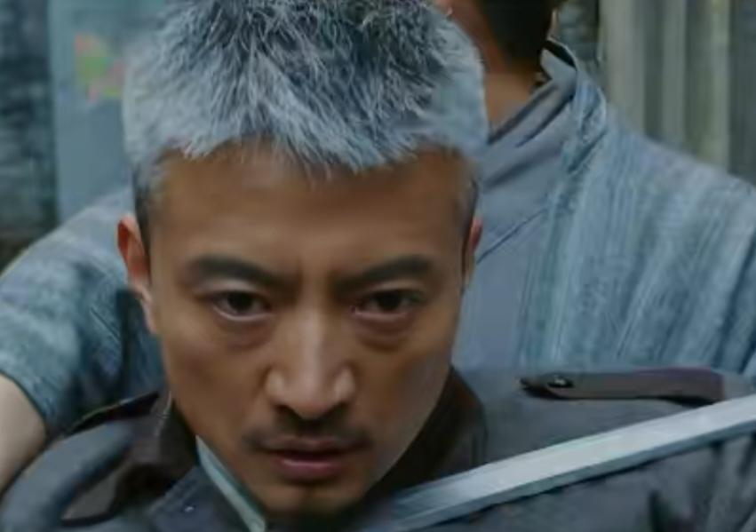 看到第32届华鼎奖提名名单，我愣住了。最佳男演员里，有个名字很陌生：邵桐。他