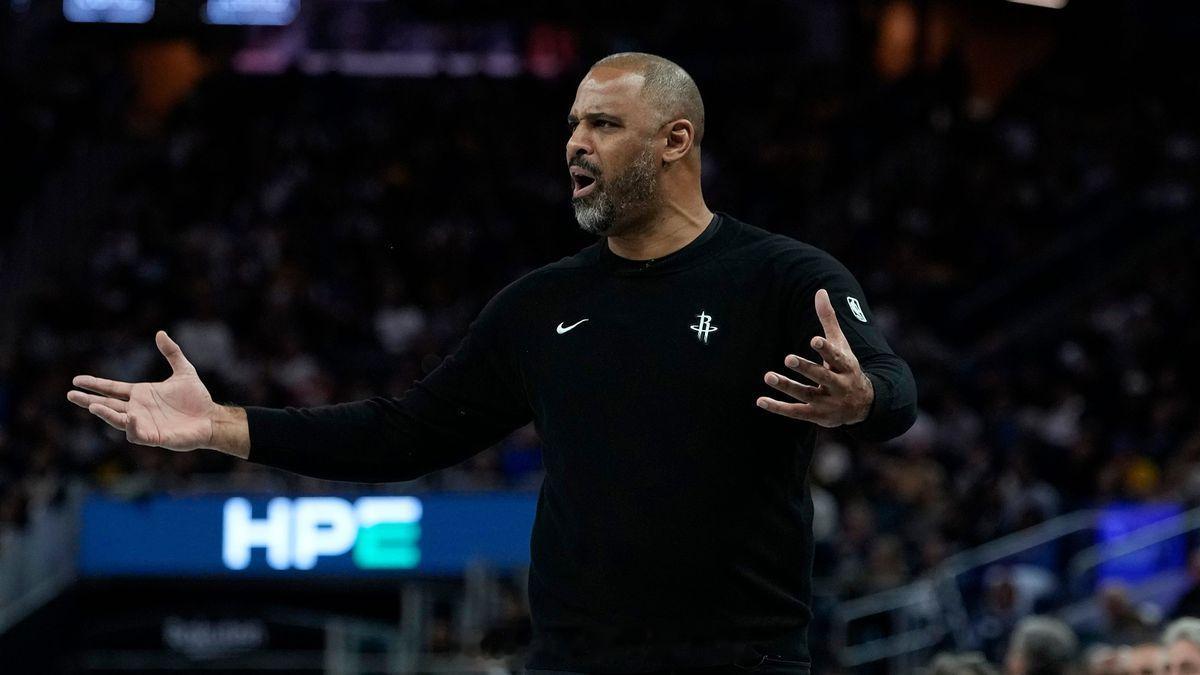 火箭记者LachardBinkley谈乌度卡被罚款：“NBA对乌度卡处以2.5