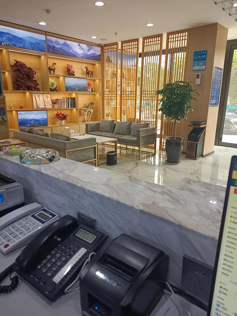 说实话，看到这条爆料的时候，我愣了好一会儿？一个开酒店的老板娘在网上吐槽，说