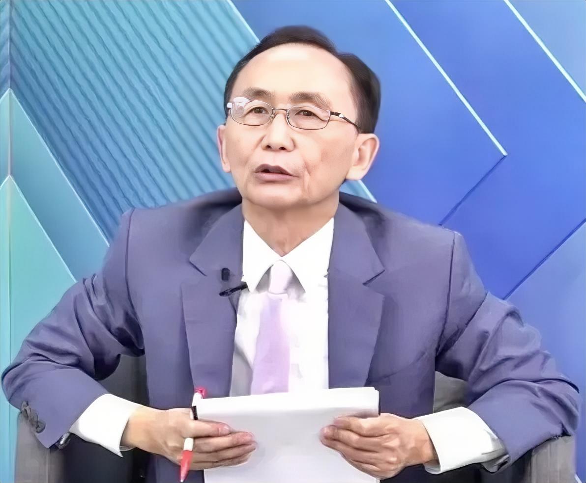 台湾名嘴吴子嘉8月4日晚在节目中表示，“郑丽文我警告你，你小心一点，你不要在那鬼