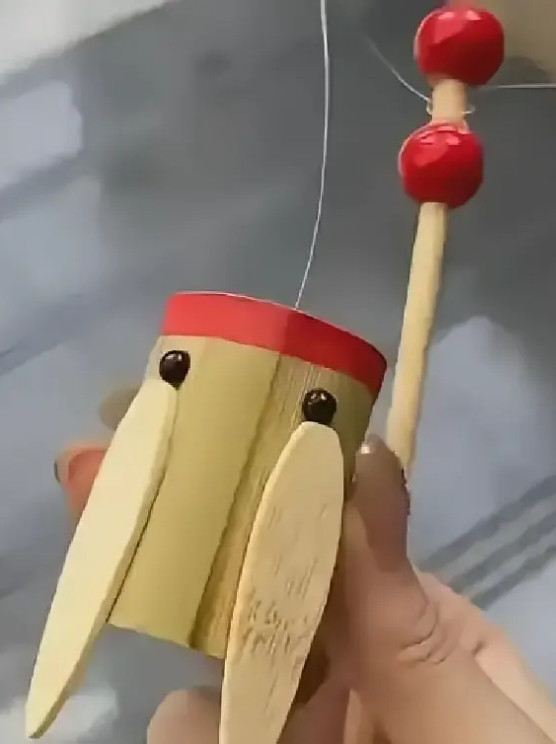 余承东恶搞视频下架是小题大做吗一个小小的玩具居然搞成全网热搜的话题！谁在背后操纵