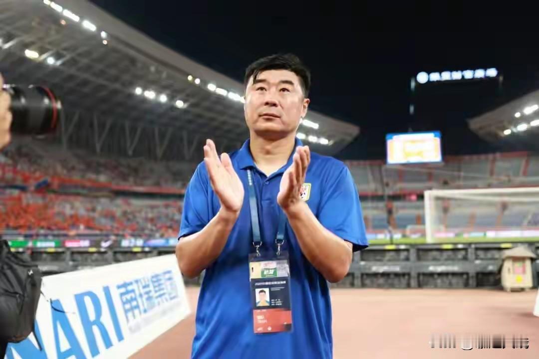 山东泰山队（韩鹏）拿啥和中超六强中的其他强队掰手腕？2025赛季，最终韩鹏带