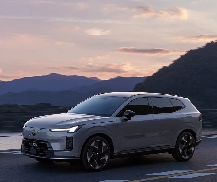 沃尔沃XC70下月开启预售啦！它基于SMA架构打造，定位中型SUV，已现
