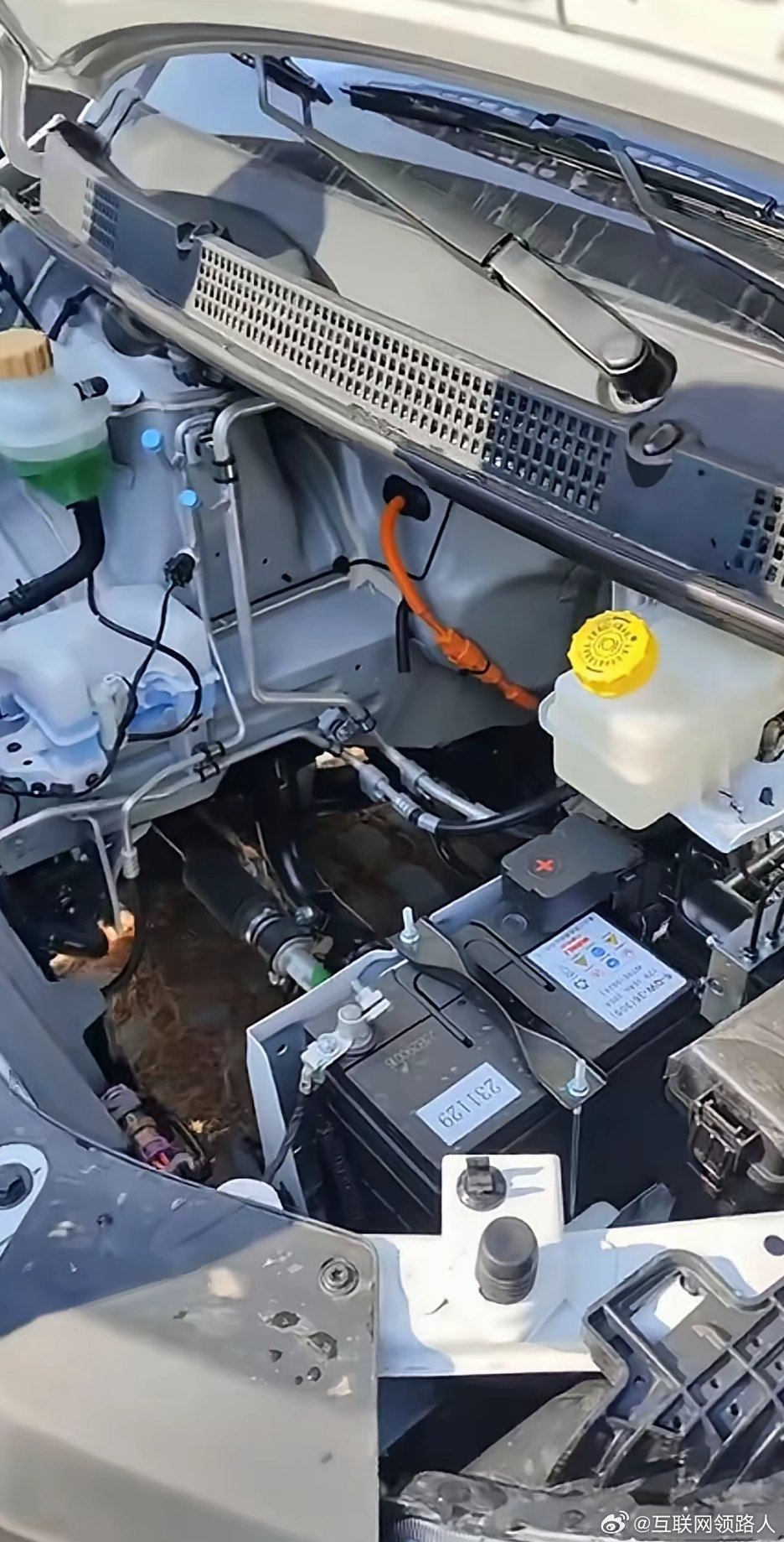 有人说没发动机的车没灵魂，但纯电车靠两三个电机照样跑得起劲结构确实简了，零件少了