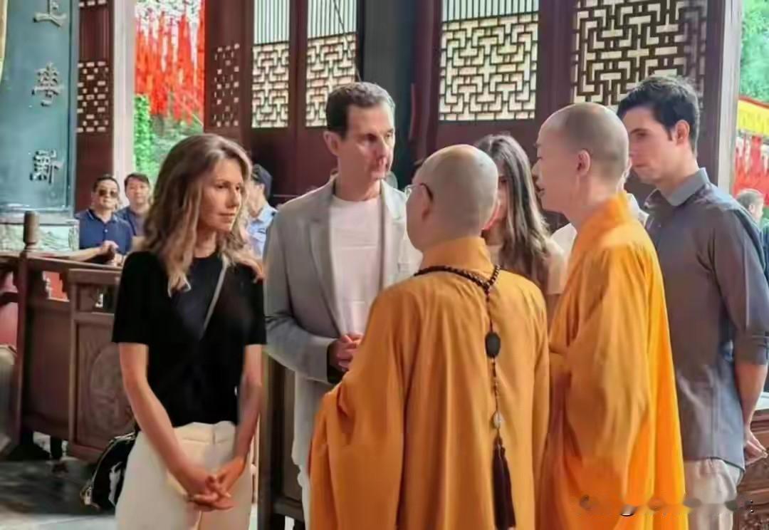 阿萨德想通了，重操旧业！流亡俄罗斯的巴沙尔正在享受平静的生活，不问政事，丢掉