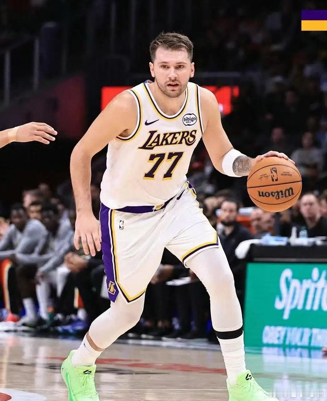 太丢人了！湖人102-122惨败老鹰，这一战让我彻底认清以下三个事实！1、虎父无