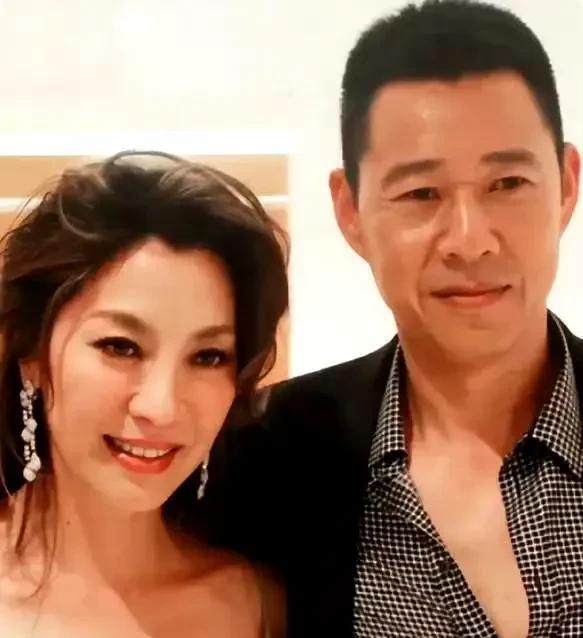 张丰毅这话说得够直接：这辈子做得最对的事，就是跟吕丽萍离了婚，转头娶了比自己小1