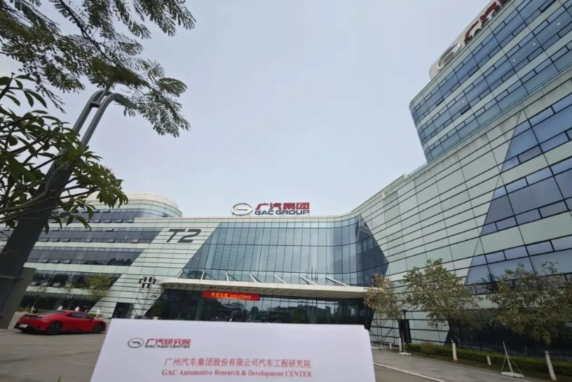广汽和东风真是一对难兄难弟。上半年全国十大车企销量都出炉了，只有广汽和东风同比