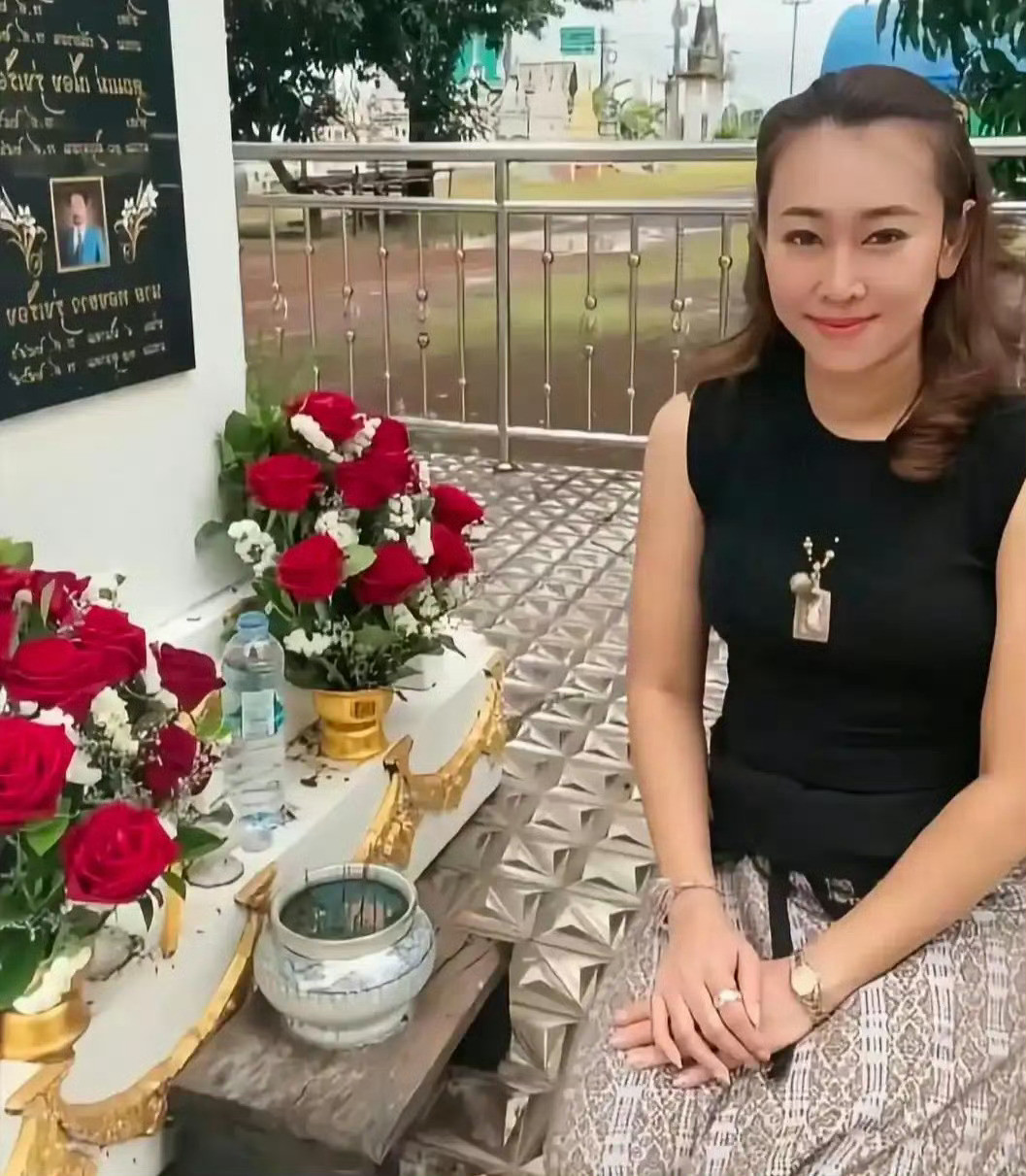 泰国网红僧侣已被还俗剥夺僧籍看了视频一股恶心感涌来。这俩人怎么能呕成这样。感觉