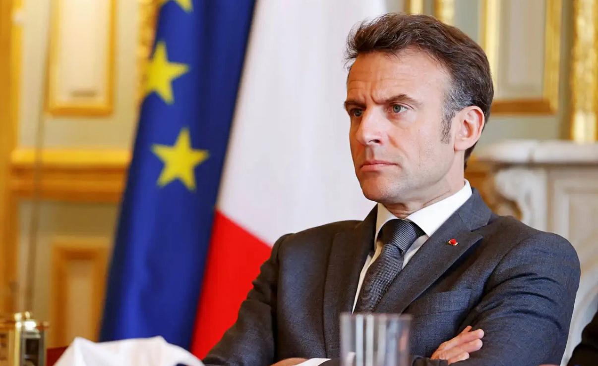 马克龙这次访日，简直是大型“剃头挑子一头热”现场！带着两百多家法国企业的