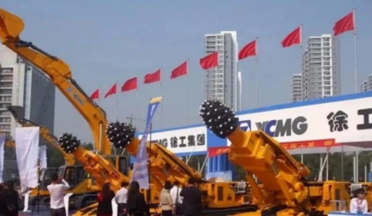 “这是在贱卖国产！”2005，美国金融巨头凯雷出3.75亿美元，收购中国徐工机械