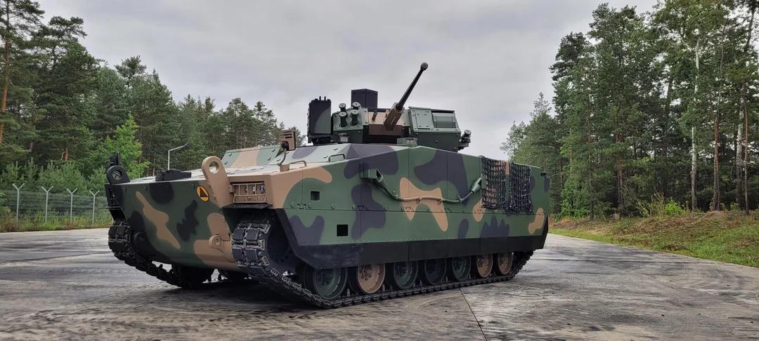 波兰MSPO2026亮相新型重型步兵战车在2026年波兰国际防务工业展（MS