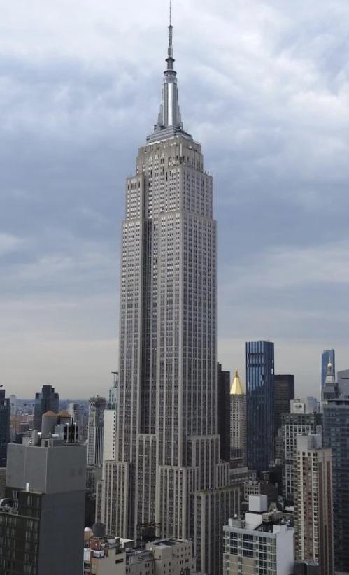 华尔街日报最近发了一篇挺震撼的深度报道，揭露了一个极其隐秘但疯狂的圈子：中国顶级