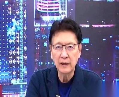 刷到赵少康和郝龙斌败选后第一次露面的视频，心里咯噔一下。镜头怼着脸，郝龙斌话比