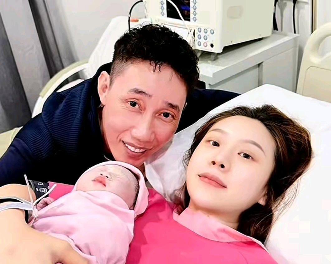 7月8日，42岁李宗伟官宣生女，已经有三个儿子。恭喜李宗伟，第四次做父亲啦！谁能
