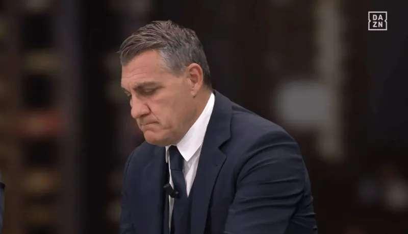 维耶里：我要重申，世界上没有人能像迪马尔科这样传中。过去20年里，我从未见过哪个