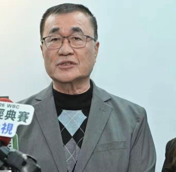 国民党在新北的整合刚刚完成，绿营立马出手攻击李四川。李四川刚宣布要参选新北市