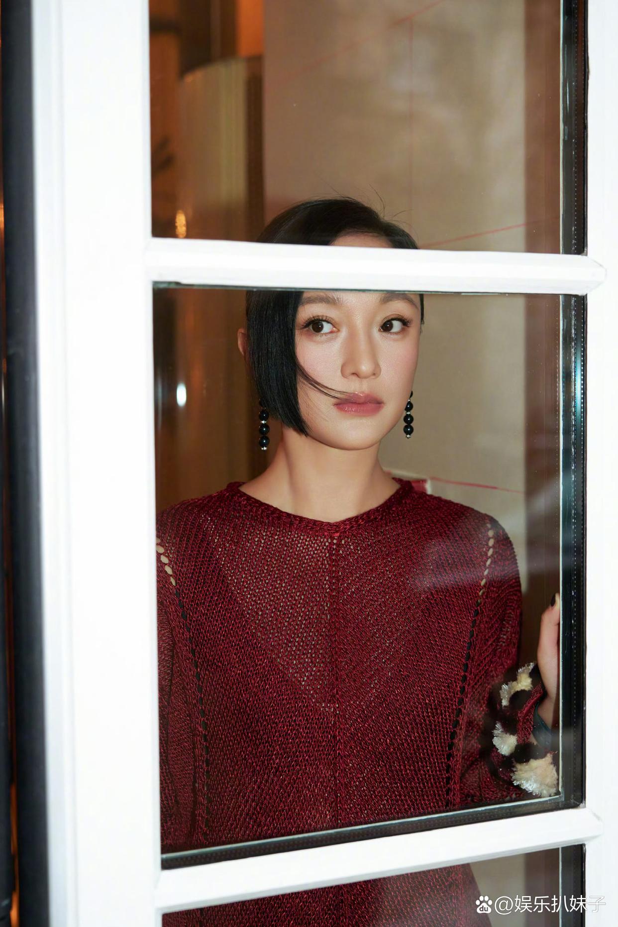 1.谢娜最近给自己买了很多营销，还雇佣了水军当粉丝，想要强调自己的国民度，实际上