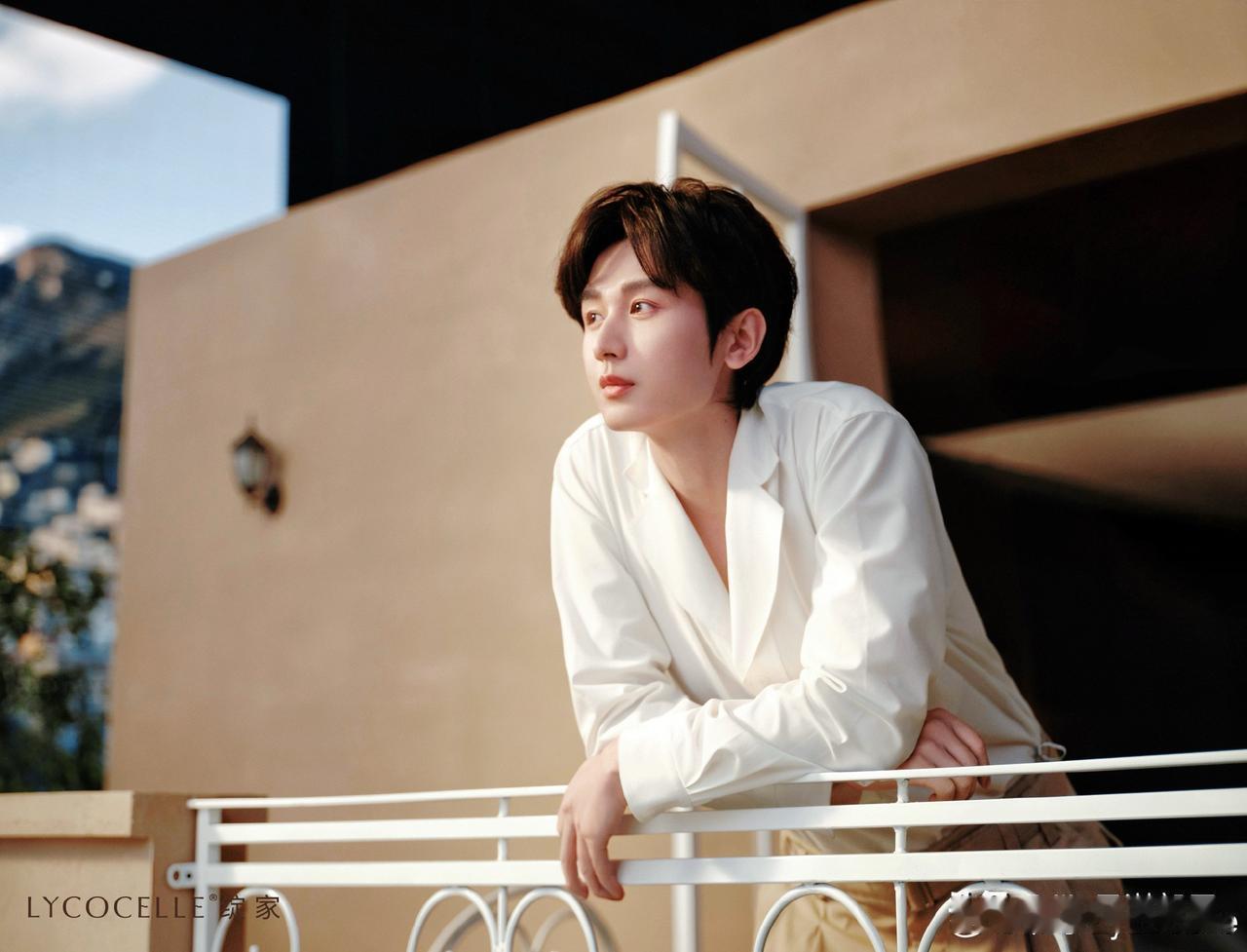 谁懂啊！绽家也太会拍了吧！和成毅合作的这组大片，直接拍出了杂志级别的质感，