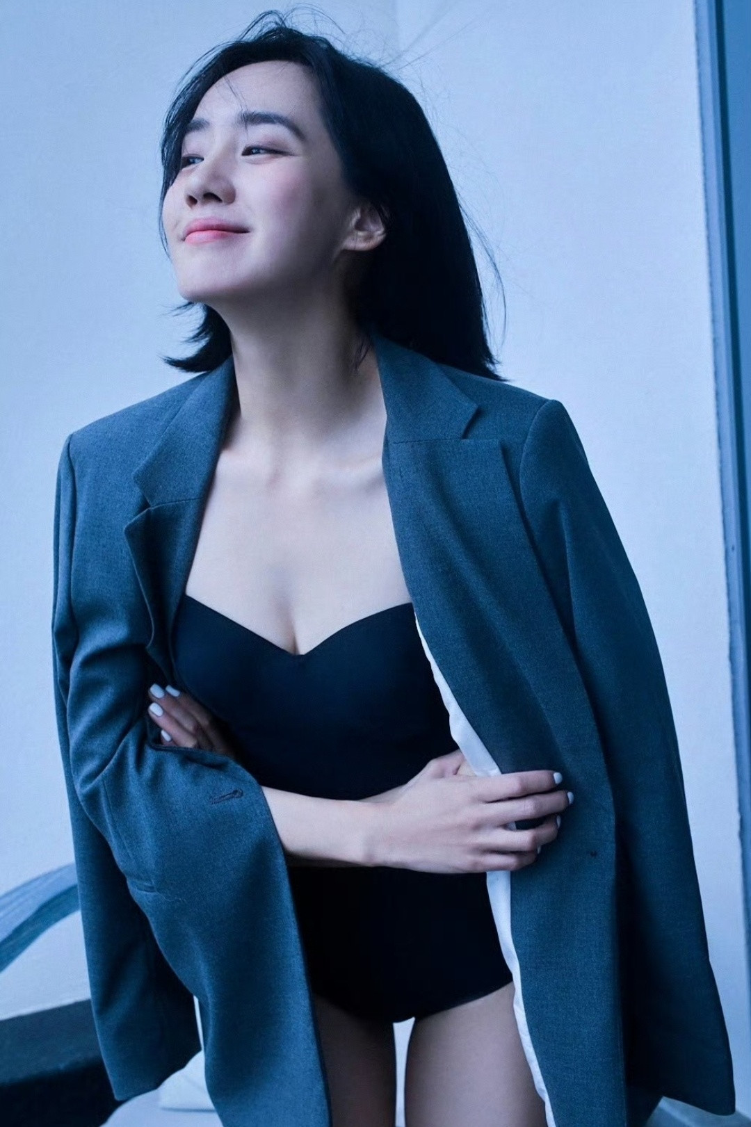 秋雅王智的身材十几年了还这么能打！当年《夏洛特烦恼》里的白裙校花秋雅，一个回眸直