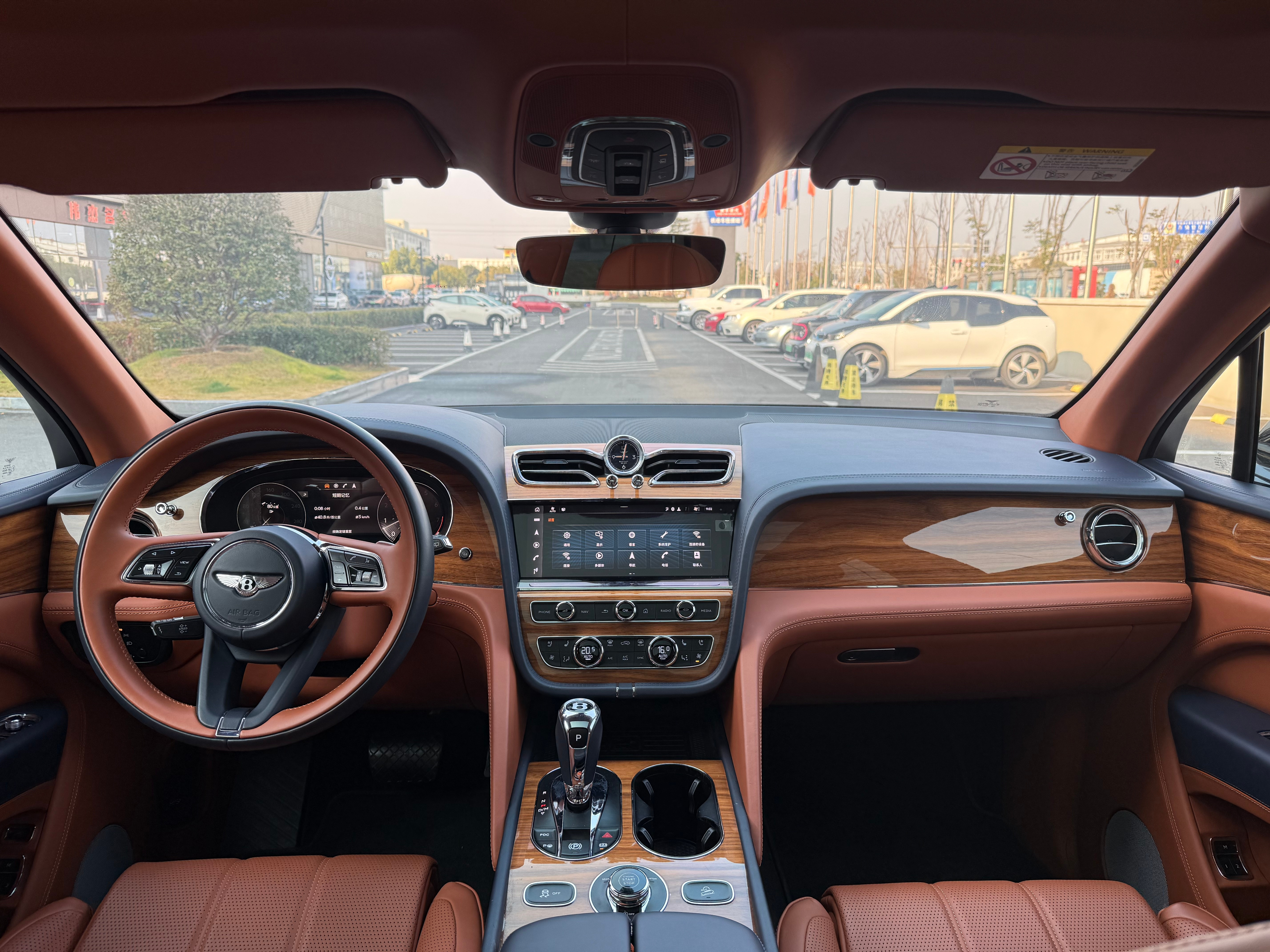 喜欢宾利的可以看过来，总价越高的车买二手性价比就越高