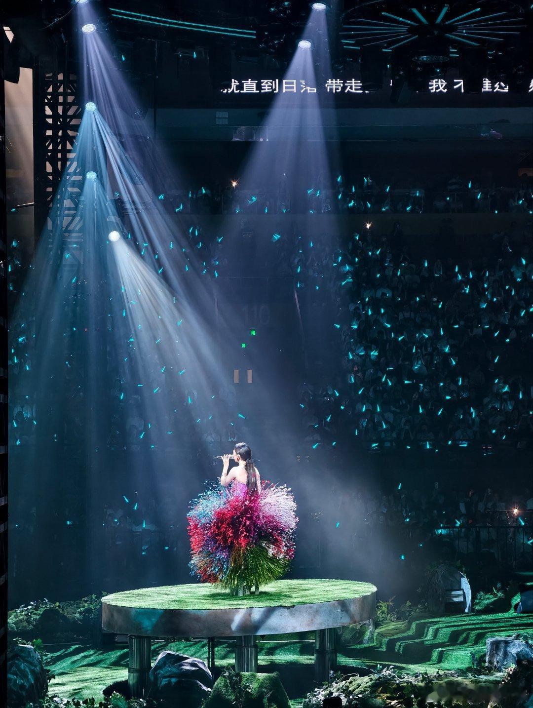 单依纯郑州上座率郑州场有限定的那个飞岛还有人不知道吗！！！好羡慕现场的观众！单