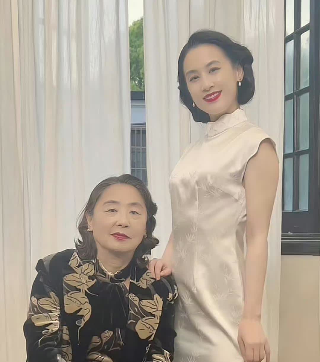 真是万万没想到原来真相竟是这样的！母亲节这天，黄圣依妈妈在被采访的时候说