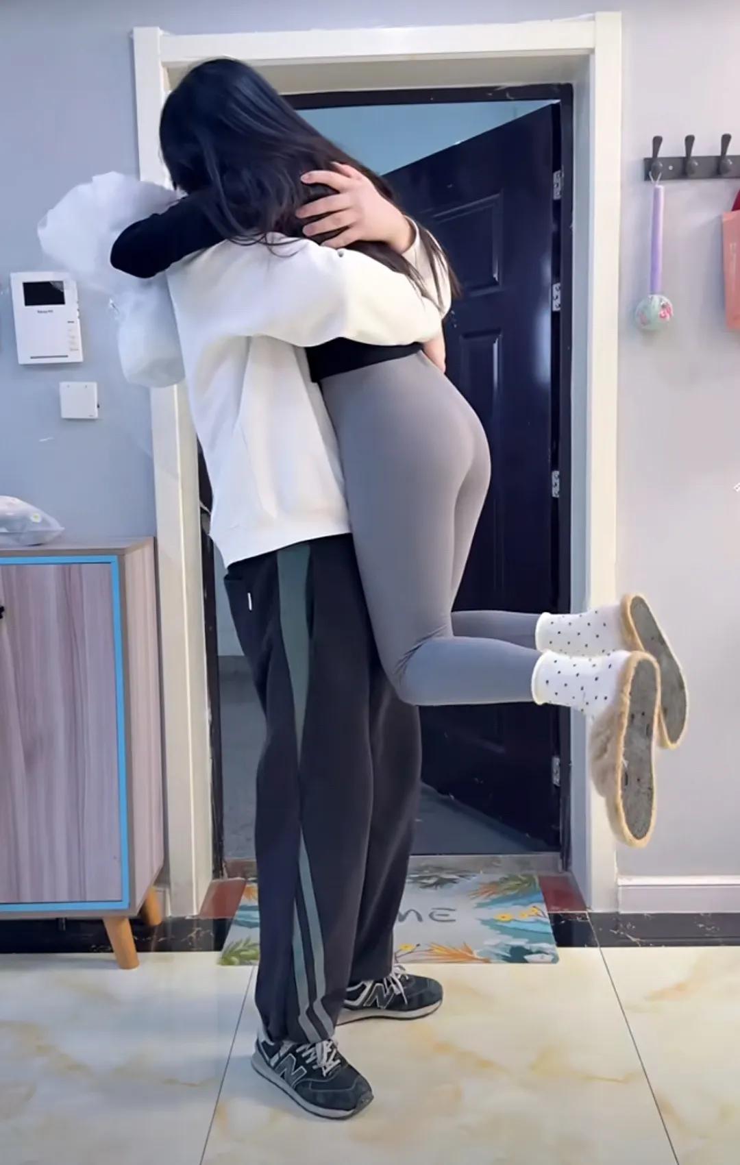 左手山，右手河，吃着酸枣，抓着馍，还能听你吟诗：鹅鹅鹅[doge]