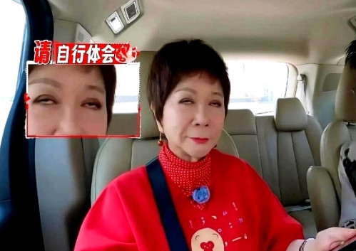 一档节目中，导演问蔡明：“贾冰老师您熟吗？”蔡明翻了个白眼：“他是我儿子，你说我