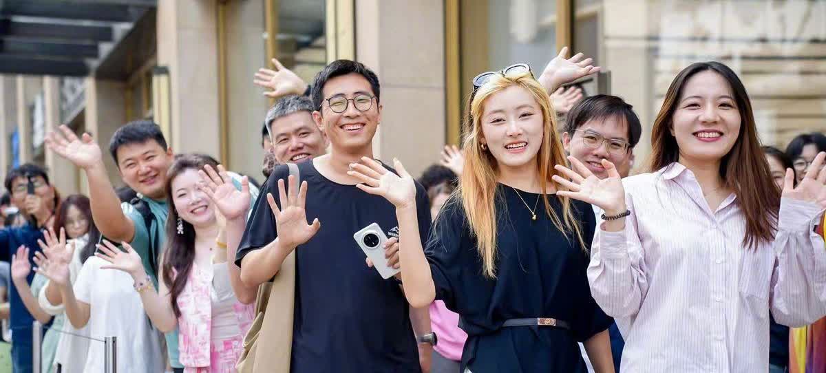 华为Pura80系列首销引爆市场,技术实力很重要,品牌温度也不可或缺华为P