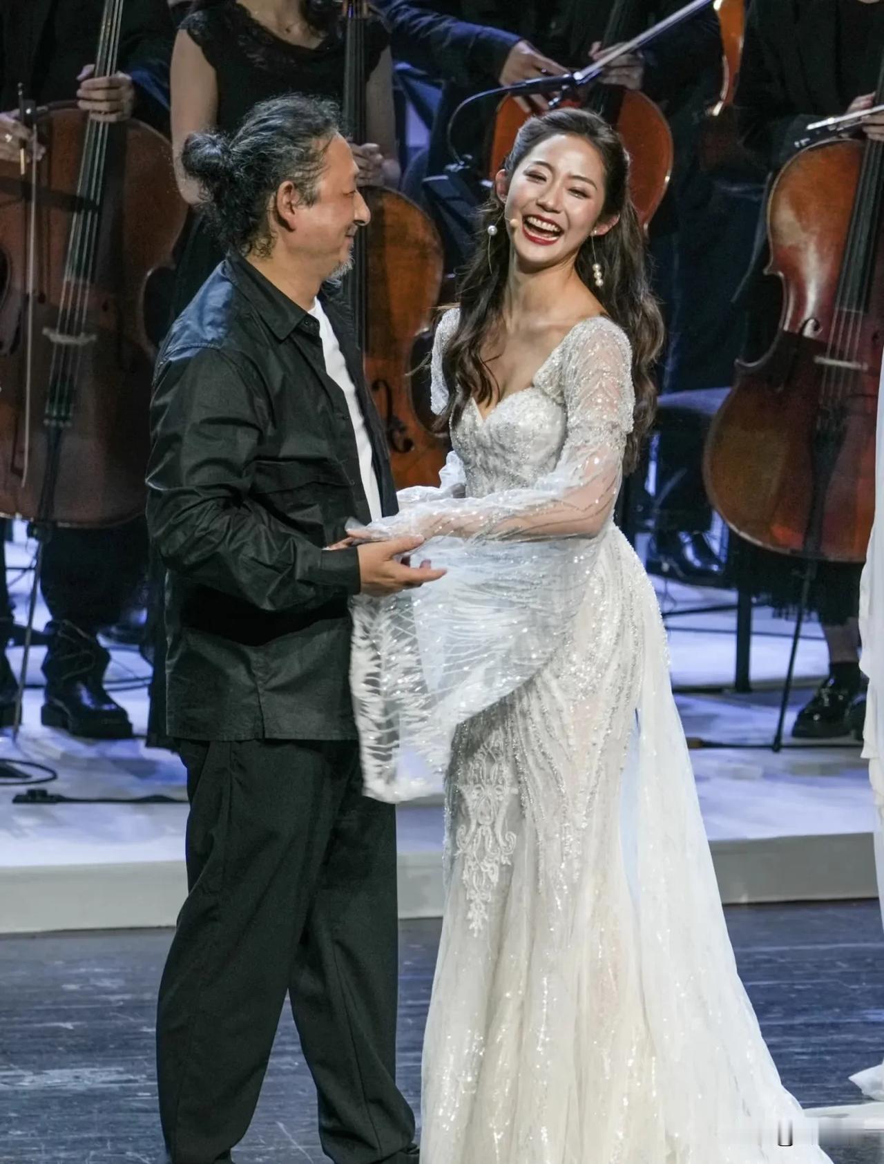 万千惠不要找老头啊！因为他都活那么久了，太知道年轻女孩儿要什么了，而三宝的房产
