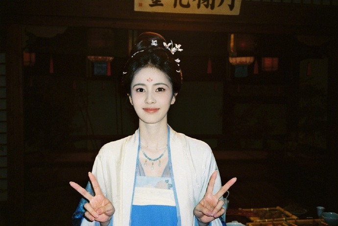 白鹿奇奇怪怪可可爱爱的六一白鹿六一晒莫离叶璃白鹿奇奇怪怪可可爱爱的六一，白