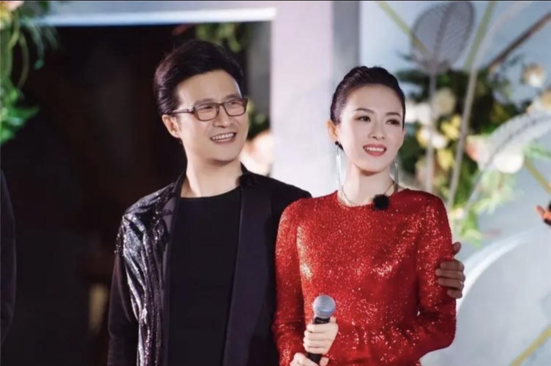 2023年，主持人问章子怡:“汪峰有钱财有名气有才华，你为什么还要和他离婚？”章