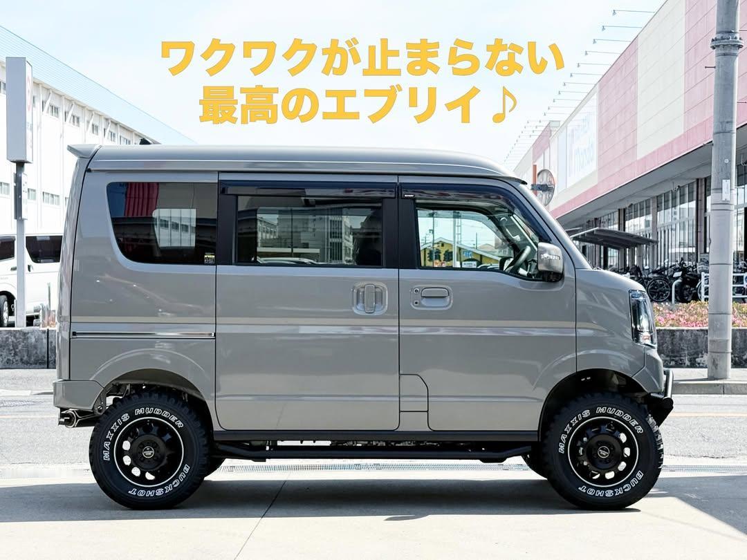 虽然也是“越野风味”，但确实具备一些通行水平。基于铃木EveryWagon