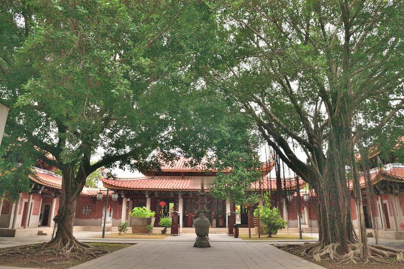 **弘一法师一句话点醒千万人：真正的福报，不是有钱，而是活得圆满！**在这个