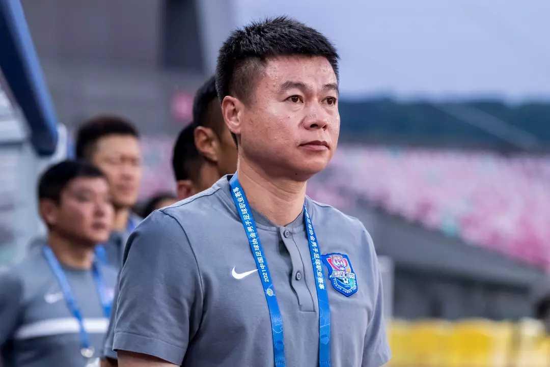 天津津门虎4轮过后还是-9分，落后倒数第二5分，本赛季极有可能降级。于根伟用人真