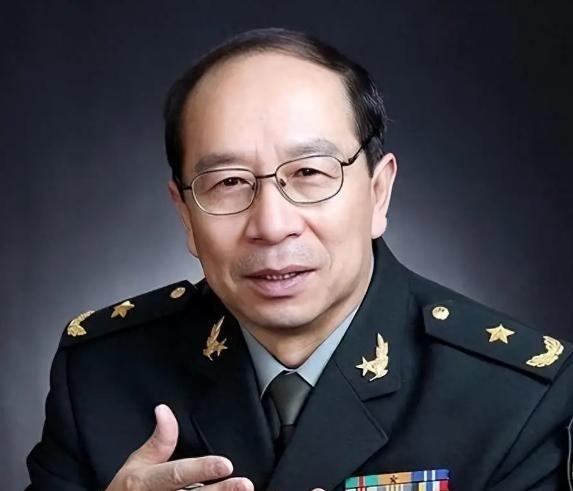 曾有美国记者问金一南：“如果把中国2000亿的三峡大坝炸了，中国会怎么办？”金