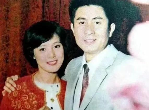 演员张芝华说：“当年，郭凯敏他非要做什么导演，还把我们全部的积蓄都投进去了，在一