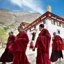 西藏的问题，唐朝整不明白，元朝整不明白，明朝也整不明白，但是硬是让清朝给整明白了