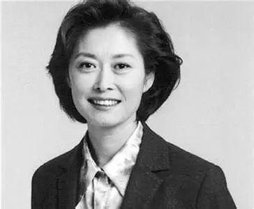 敬一丹一家全是社会精英。她的丈夫王梓木，是典型的“92派”传奇企业家。早年间他