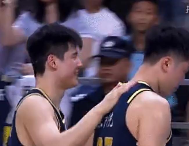 张皓嘉赢球后以落泪释放情绪，而杜锋对这位遭受质疑的队员是如何评价的呢？3月3
